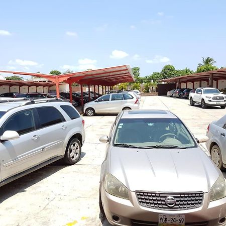 Hotel Madrid Minatitlán Εξωτερικό φωτογραφία