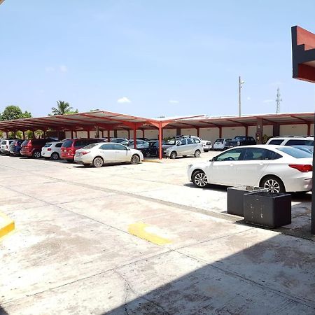 Hotel Madrid Minatitlán Εξωτερικό φωτογραφία